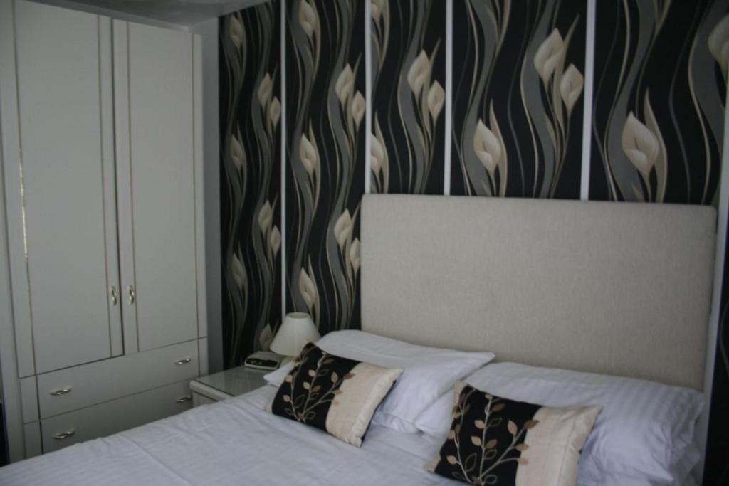 La Suisse Serviced Apartments Manchester Room photo