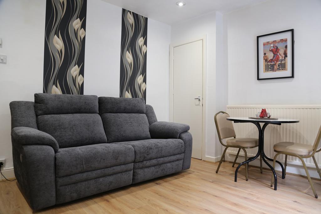 La Suisse Serviced Apartments Manchester Exterior photo