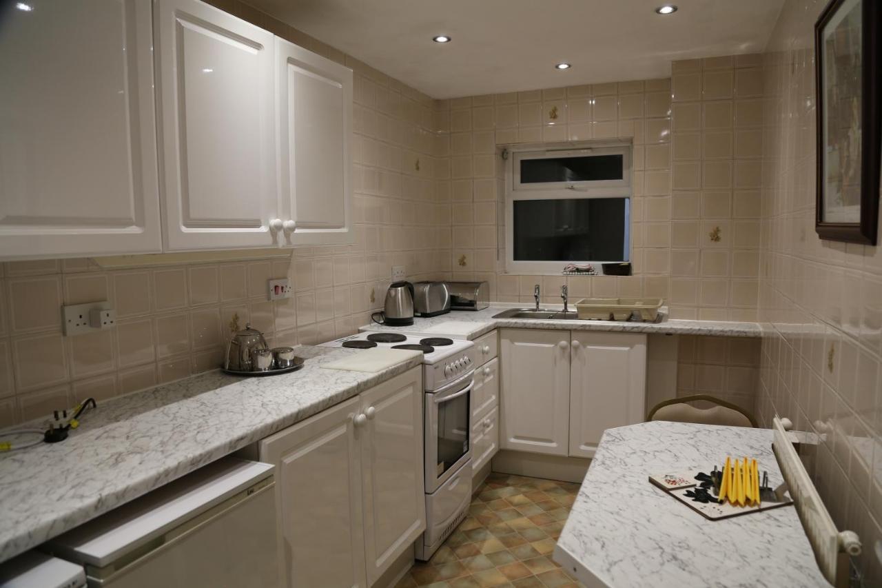 La Suisse Serviced Apartments Manchester Exterior photo
